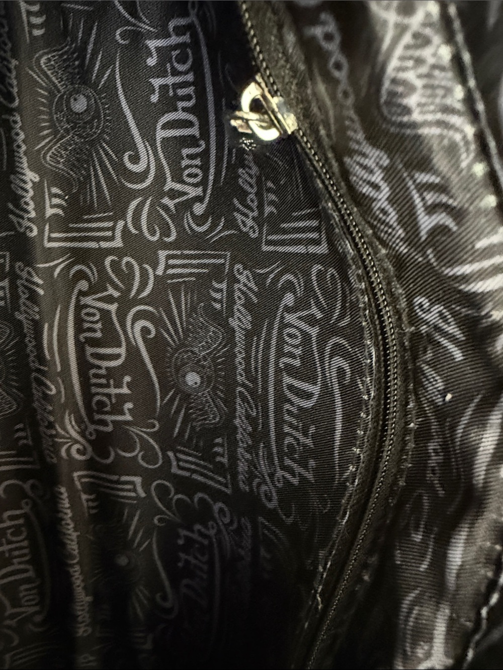 Von Dutch NWT Classic Two-Tone Vegan Leather Bowling Bag Satchel White Red - Picture 8 of 12